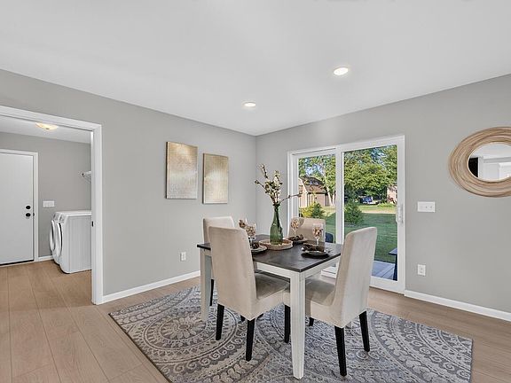 5th image of 5998 Lillie CIRCLE