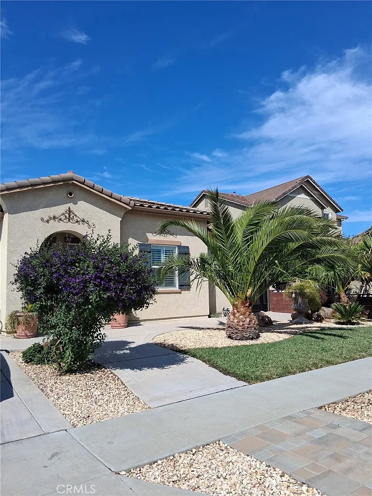 3 bed, 1893 sqft, $4,000 — Photo 2