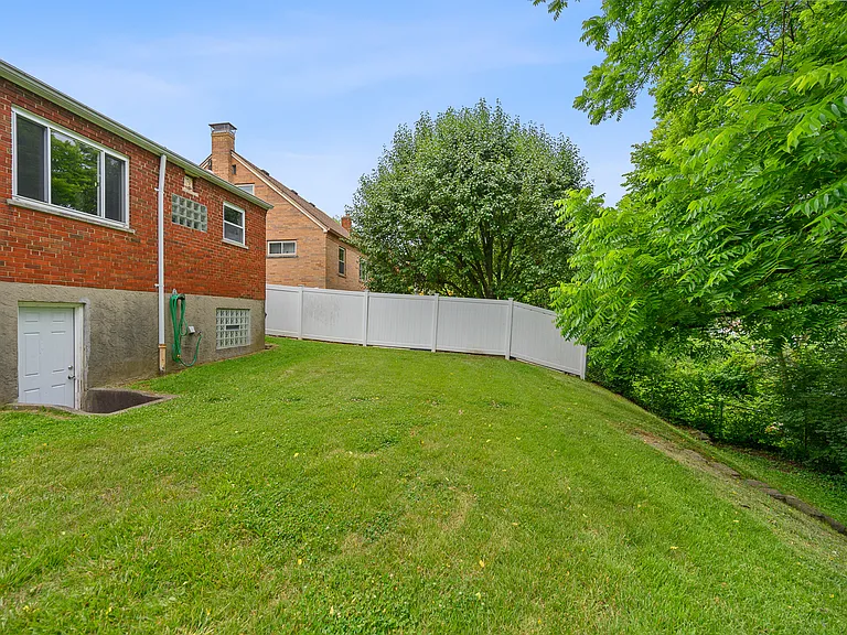 1723 Tuxworth Ave — Photo 34