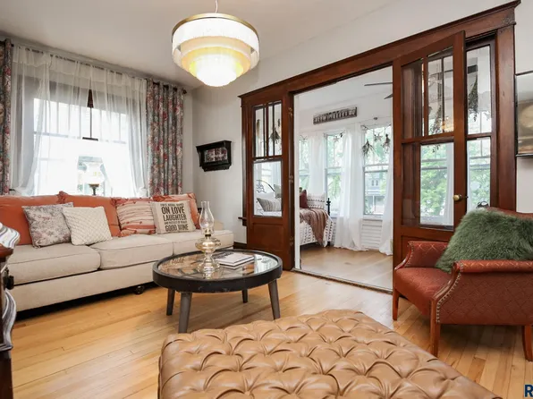 1116 S Dakota Ave, Sioux Falls, SD 57105