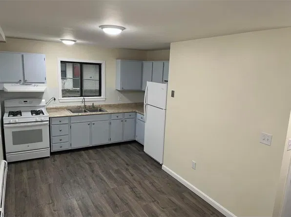10 West St, Woonsocket, RI 02895