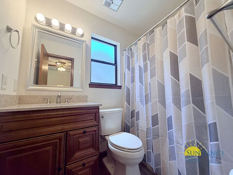 1055 Quail Hollow Dr — Photo 18