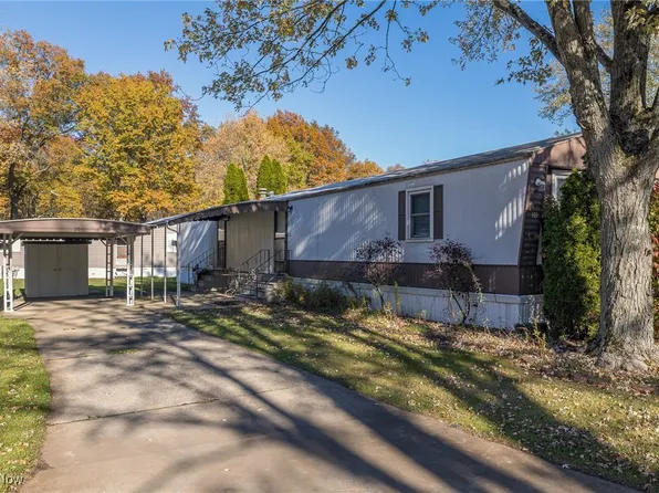 20 Grand Blvd, Olmsted Falls, OH 44138