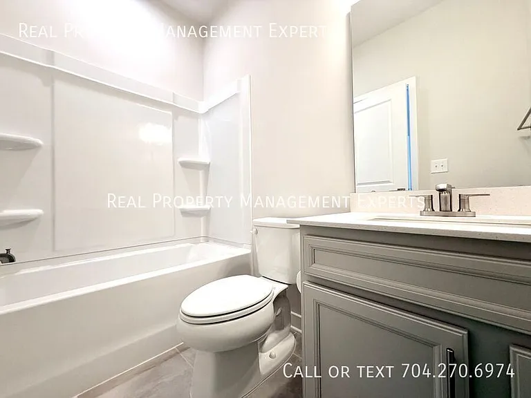 2841 Statesville Ave — Photo 15