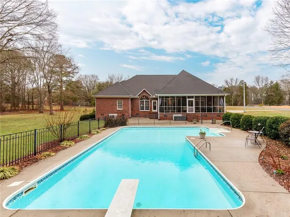 4179 Rollingwood Cir, Rock Hill, SC 29732