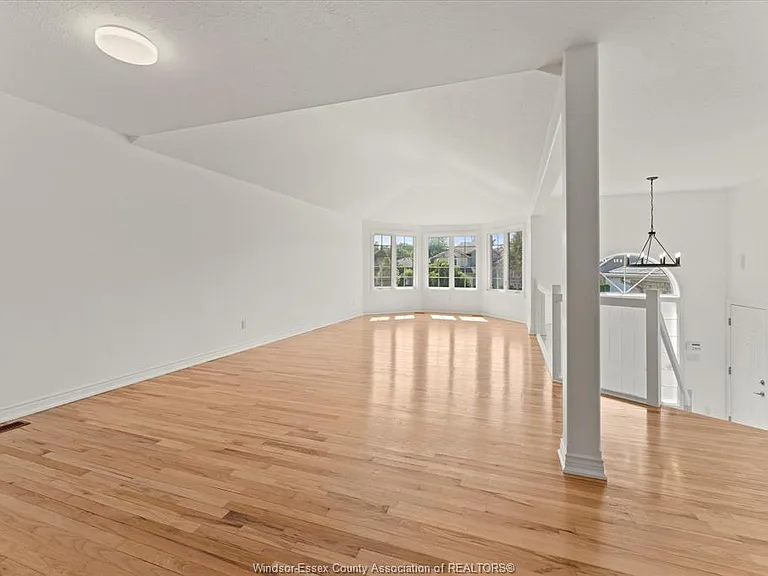 3316 Kenilworth Dr — Photo 5
