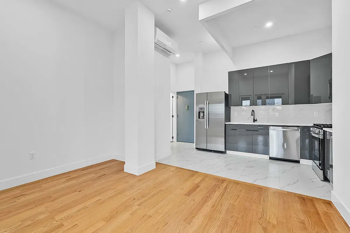 1497 Myrtle Avenue — Photo 2