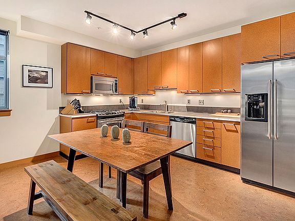 4th image of 1414 12th Ave Unit 416