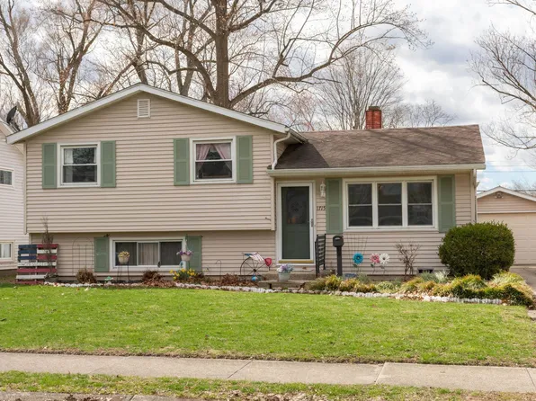 1715 Sterling Dr, South Bend, IN 46635