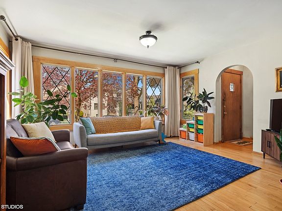 2nd image of 5239 N Ludlam Ave