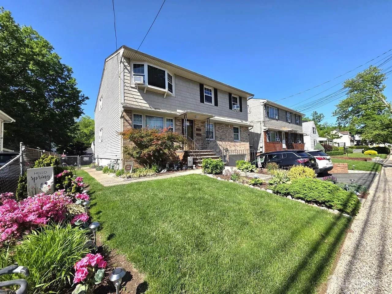 3 bed, 1200 sqft, $2,700 — Photo 2