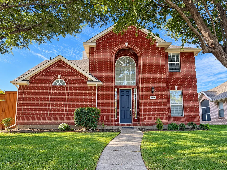 1525 Dimmit Dr