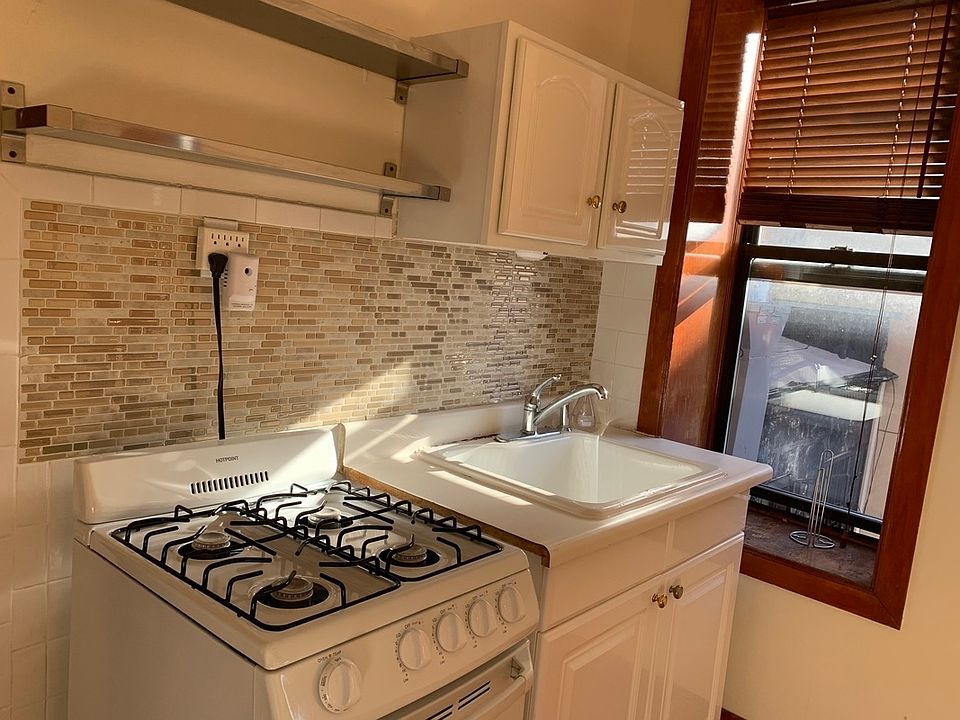 1st image of 314 Bedford Ave APT D4