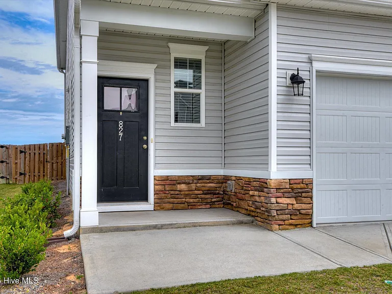827 Justify Loop — Photo 7