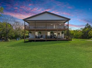 1555 Roscoe Veazey Rd, Manitou, KY 42436