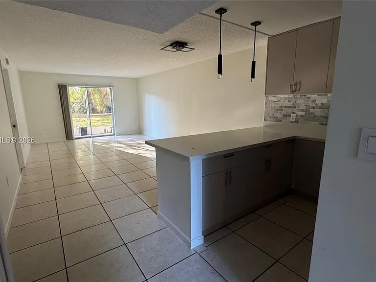 4111 Stirling Rd #102 — Photo 5