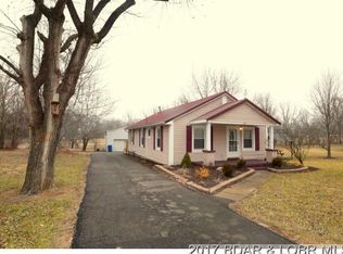 609 W 4th St, Eldon, MO 65026