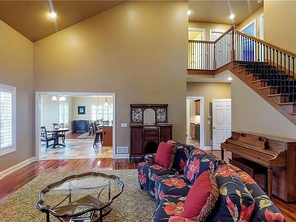 5th image of 3560 Swan Lake Ln