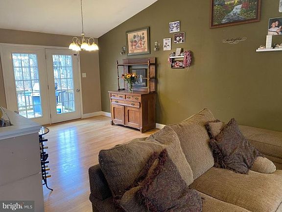 3rd image of 517 Pheasant Dr