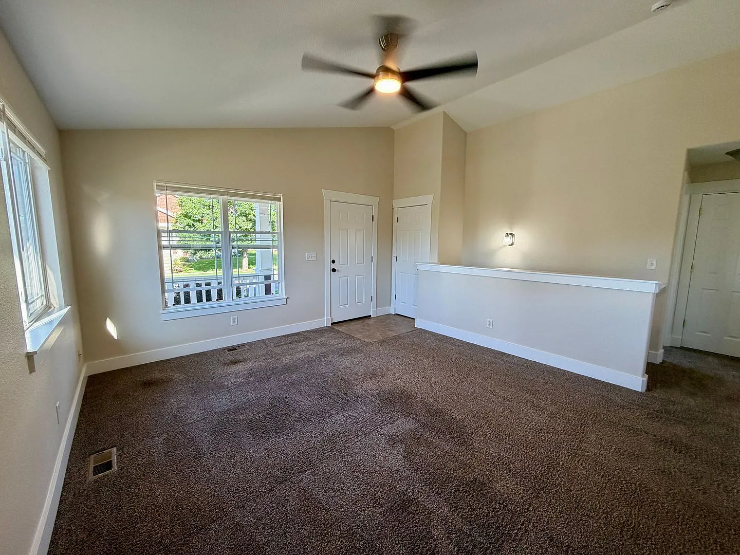 3 bed, 2.0 bath, 1130 sqft, $2,150 — Photo 4