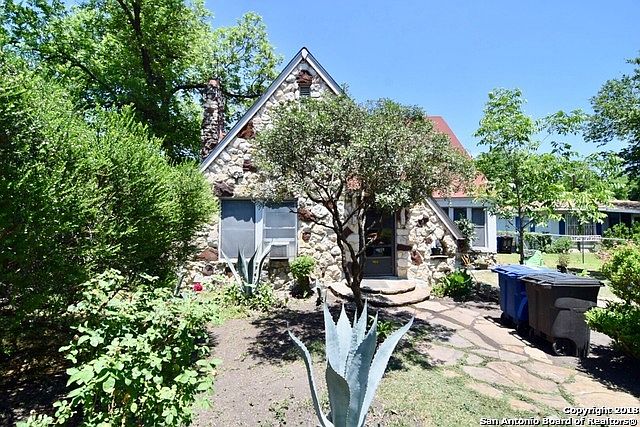 1st image of 1651 W Mistletoe Ave