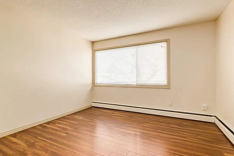 Edmonton Apartment for rent - 2 Bedrooms — photo 11