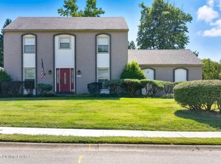 10914 Falkirk Rd, Douglass Hills, KY 40243