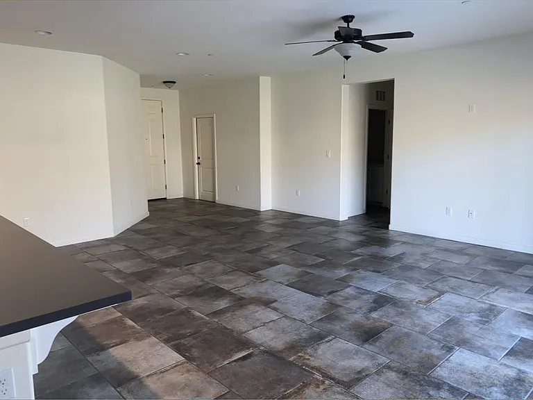 2406 Plantation Ave — Photo 4