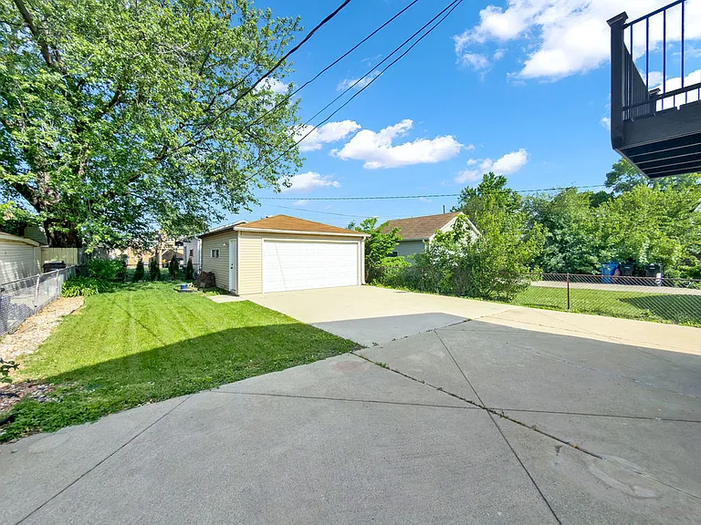 5845 S Sayre Ave — Photo 32