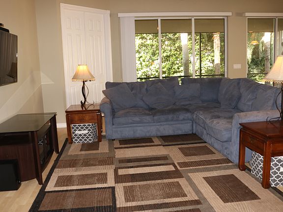 Main living area w/ lanai