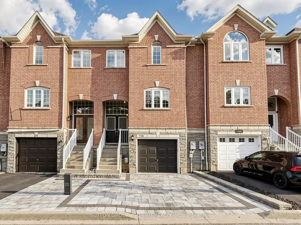 735 Maxman St, Mississauga, ON L5R 0B3