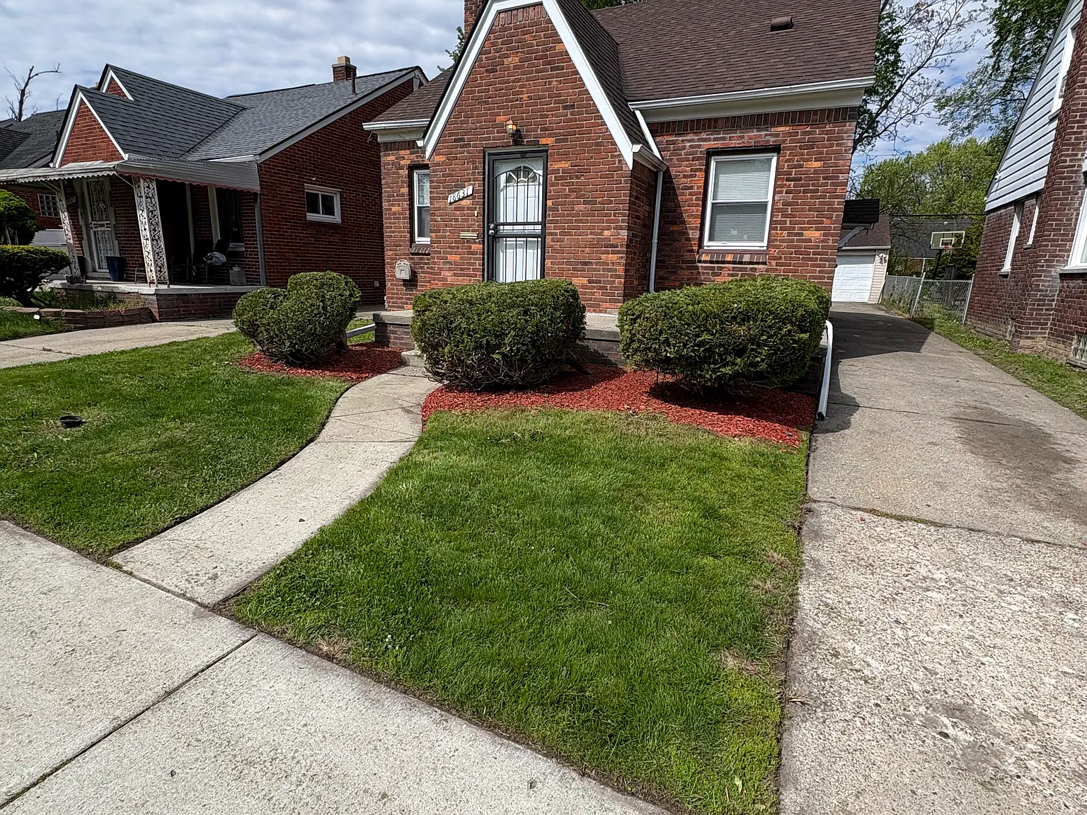 3 bed, 1200 sqft, $1,600 — Photo 2