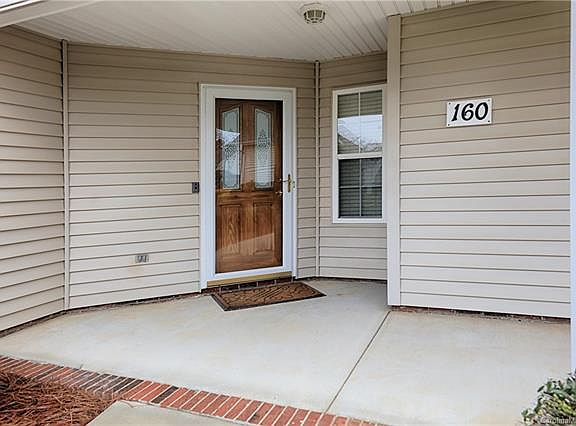 2nd image of 160 Ashwood Ln