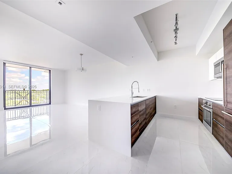 301 Altara Ave #733 — Photo 4