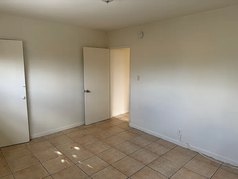 15231 Acre St #D — Photo 11