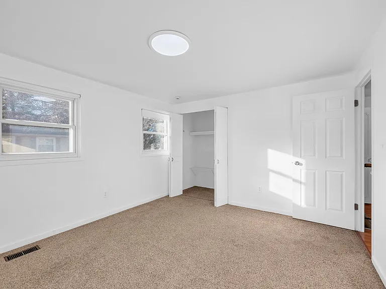 1592 Brentwood Dr — Photo 35