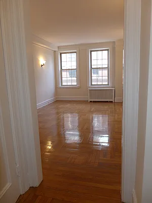 Rented by Metropolitan Equities | media 15