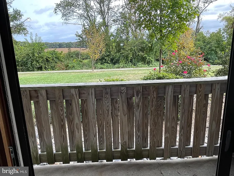 1216 Ravens Crest Dr — Photo 11