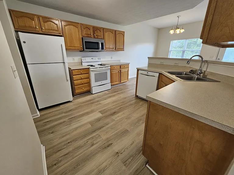 138 Wagnalls Ct — Photo 8