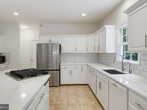 2nd image of 640 Sean Dr