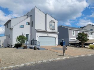 23 Maryland Rd, Little Egg Harbor, NJ 08087