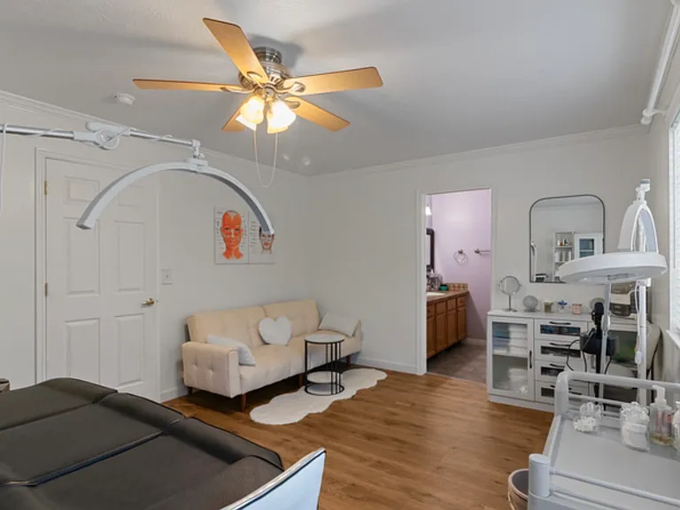 1546 W Compass Point Ln #2B — Photo 14