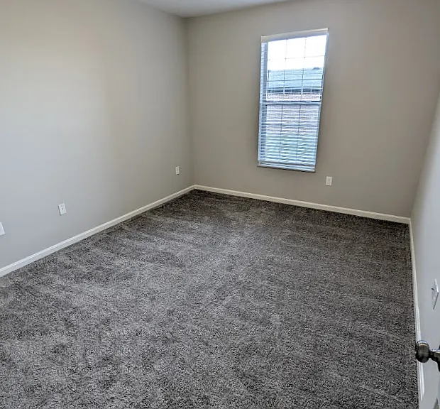 Spinnaker Cove Apartments — Photo 13