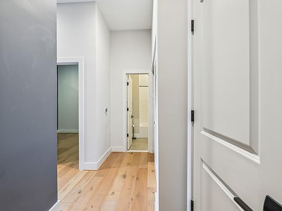 interior-foyer-a3660_09202023