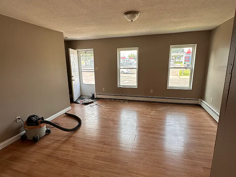 189 Whiting St #C — Photo 1