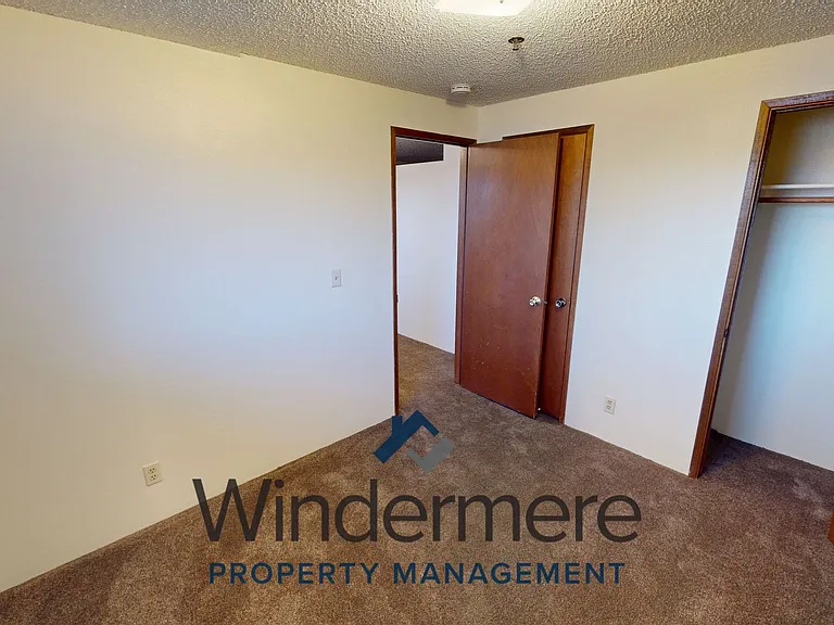 1036 SW Puff Ln — Photo 7