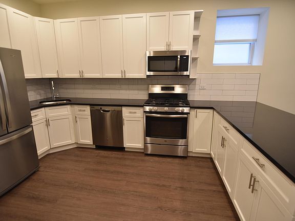 2nd image of 1145 W Lunt Ave APT G