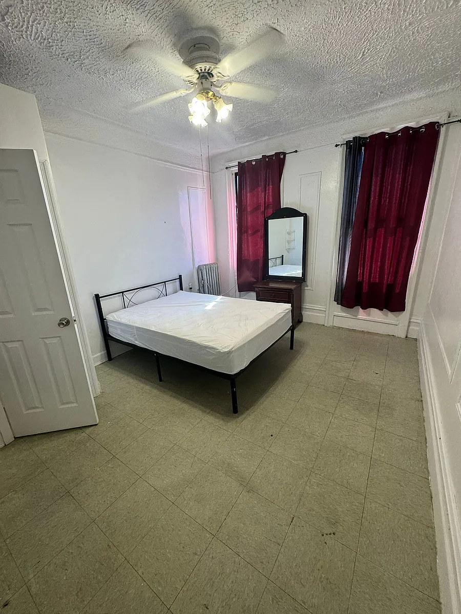 Building Photo - 2851 Claflin Ave #1