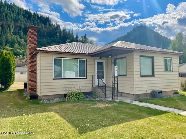 221 E Oak Ave, Osburn, ID 83849
