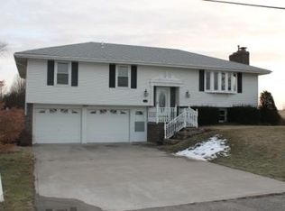 1207 W 8th St, Cameron, MO 64429